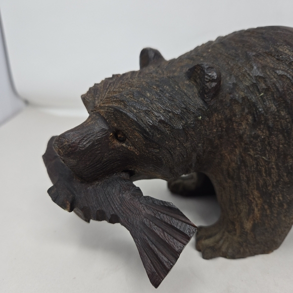 Wood Wilderness Carved Bear Catching A Fish In Mouth  Rich Brown Color Heavy - Picture 2 of 14